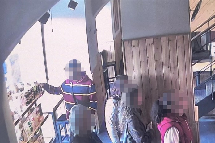 Hlídka nejprve řešila opilce, nakonec vypátrala i zloděje yuzu, aneb Krádež se mu nevyplatila