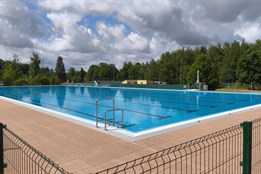 Klatovy zahajují letní sezónu: Plavecký bazén se návštěvníkům...