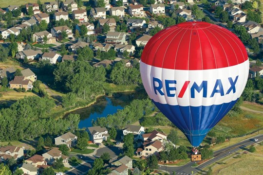 RE/MAX Cross Plzeň: Profesionálové, kteří tvoří realitní budoucnost – přidejte se k nim