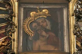 Uctívané sochy a obrazy v plzeňské diecézi. V Muzeu církevního...