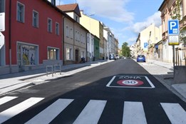 Purkyňova ulice v novém: Žula místo asfaltu, alej stromů a lepší...