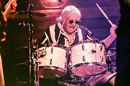 Zakladatel a člen Deep Purple, bubeník Ian Paice, vystoupí se...