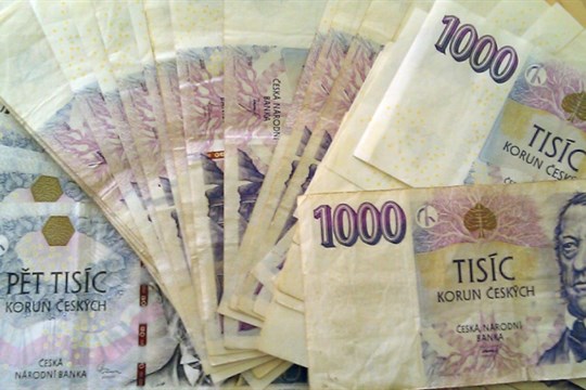 Investoval do ropy, místo toho přišel o více než 2 miliony korun