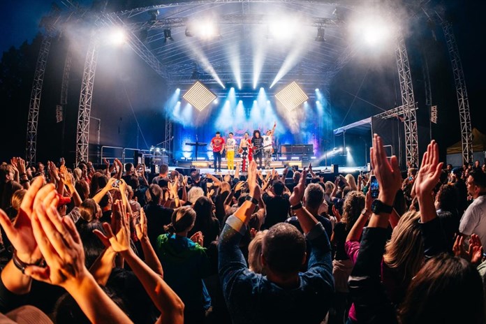 Queenie odstartovali v Plzni své letní turné. Atmosféra byla úžasná