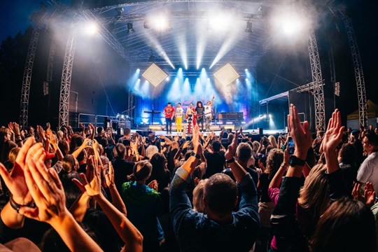 Queenie odstartovali v Plzni své letní turné. Atmosféra byla úžasná