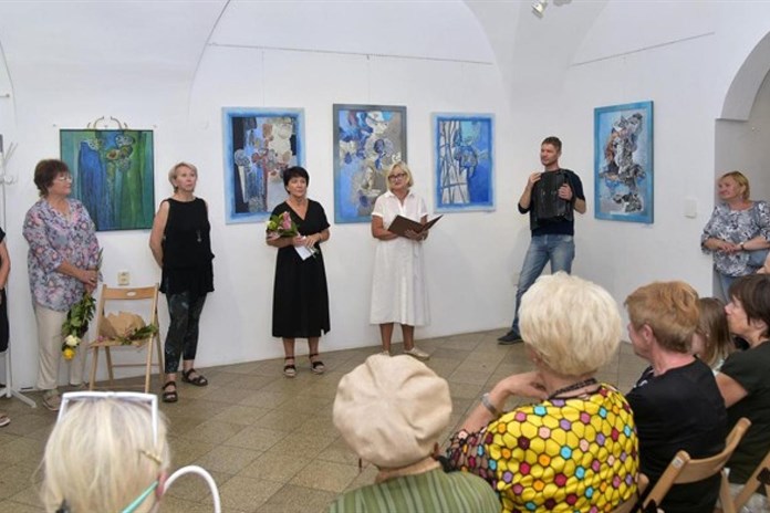 Galerie Jiřího Trnky zve na výstavu Ženské milníky