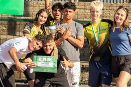 Roky Madrid slaví triumf: Rokycanský nízkoprahový Klub Akcent...