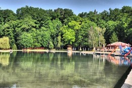 Návštěvnost rokycanského koupaliště kvůli počasí klesla, horké dny...