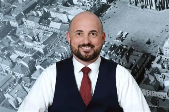 Deset přestupků, trestný čin. Primátor Plzně Zarzycký odeslal návrh na legislativní změnu!