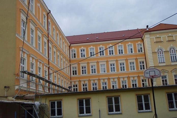 Koronavirus uzavřel další plzeňskou základní školu