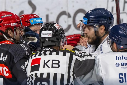 Plzeňští hokejisté padli v Hradci Králové v prodloužení