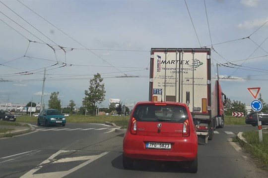 Rekonstrukce křižovatky u Makra se blíží ke konci. Kdy se otevře pro auta?