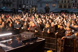Tisíce lidí oslavily na Pilsner Festu narozeniny plzeňského ležáku