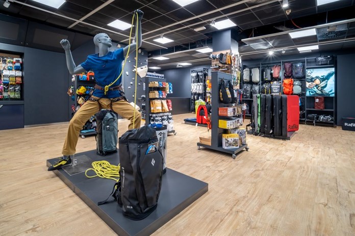 Největší outdoorová prodejna na západě Čech znovu otevřena