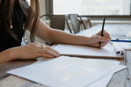 Vzdělání a věda jako vládní priorita – pravda nebo pouhá nenaplněná deklarace?