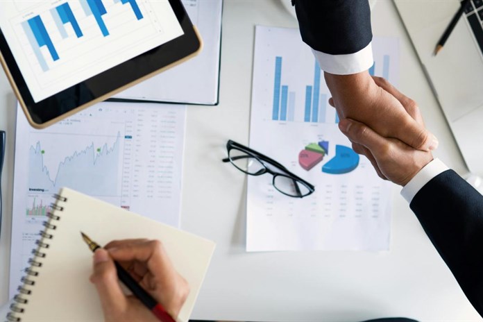 Sliby nové české vlády – bude se spíše šetřit nebo utrácet?