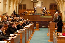 O senátorské křeslo se v Plzni utkají Aschenbrenner (ODS) s Kůsem...