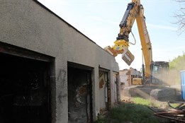 Konec noční můry pro část obyvatel Slovan. Garáže ve Velenické...