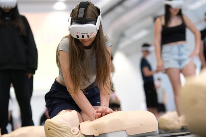 Více než tisícovka lidí se v Plzni za jediný den naučila zachránit život