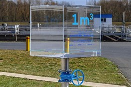 Areál čistírny odpadních vod v Plzni zdobí netradiční krychle