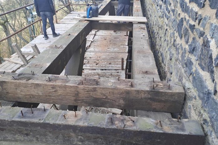 Hrad Radyně je kvůli rekonstrukci vstupní lávky dočasně uzavřen