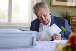Prezident Zeman je v nemocnici. Na můj pokyn, uvedl ošetřující lékař