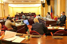 Piráti poslali ODS do opozice, koalici upekli s ANO