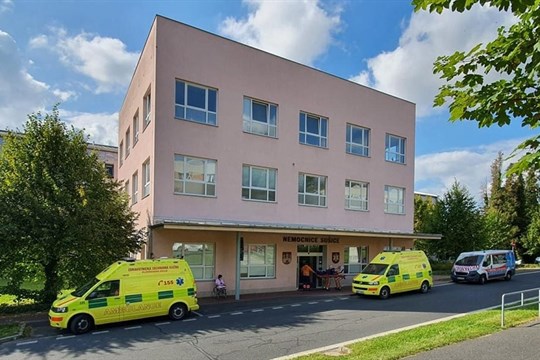 Sušická nemocnice získá dotaci a novou základnu pro záchranky od Plzeňského kraje