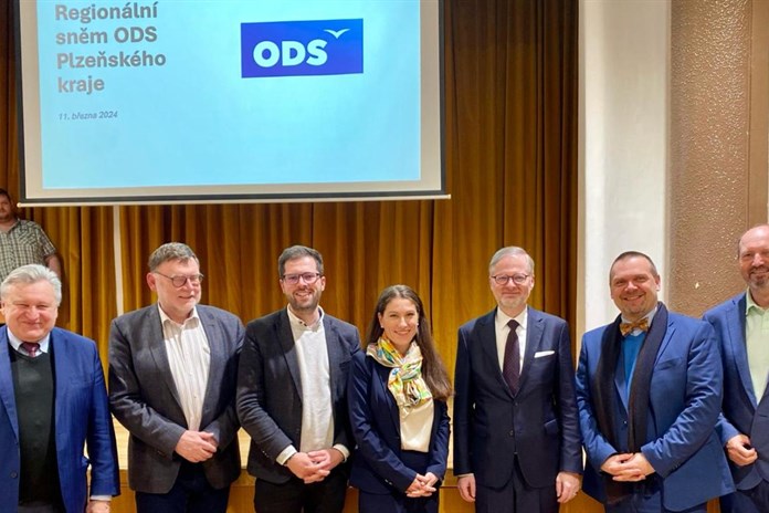 Regionálního sněmu ODS ve Vejprnicích se zúčastnil i premiér