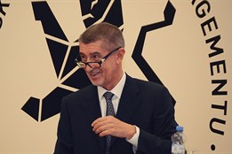 Parlament žádá vyřešení možného střetu zájmů českého premiéra kvůli...