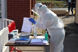 Zaměstnanci Fakultní nemocnice i jejich rodinní příslušníci mají...