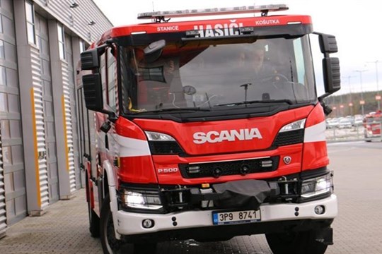 Kvůli žhářským útokům odstraní Magistrát v jedné z ulic na Slovanech nádoby na tříděný odpad