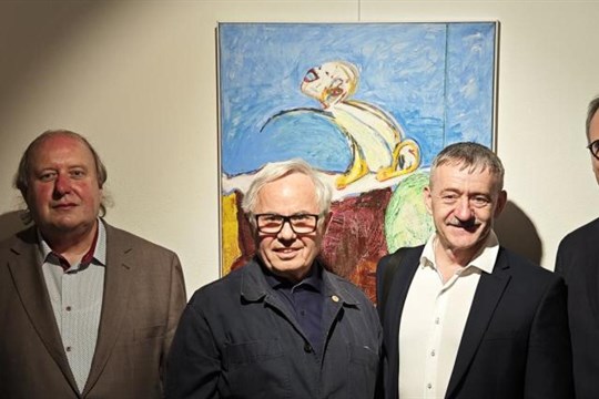 Barevné světy Jürgena Hubera: Výstava v Domažlicích propojuje umění a diskusi