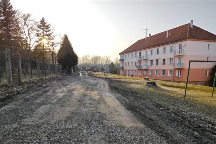 Domažlice opraví Sukovu ulici: Vzniknou nová parkovací místa