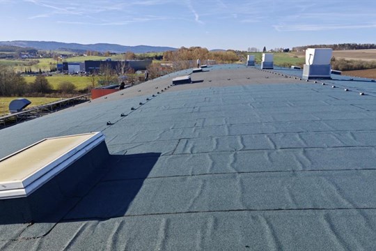 V Domažlicích už má zimní stadion novou střechu, je teď odolnější