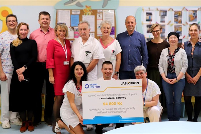 Kapka naděje věnovala plzeňské nemocnici přístroje a vybavení za dva miliony