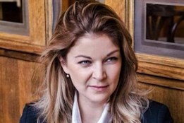 Poslankyně Barbora Kořanová iniciovala svolání mimořádné schůze k...