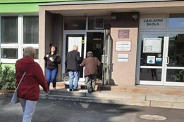 Rozhodujeme o budoucnosti státu. Volební místnosti se otevřely!