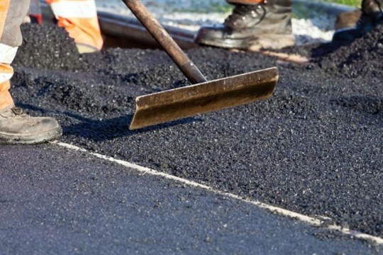 Opravy mostů na Rondelu finišují. Kvůli pokládání povrchu čekají na řidiče dopravní omezení