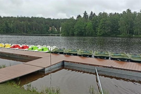 Domažlice rozšiřují vybavení babylonského rybníka o nová šlapadla a mola