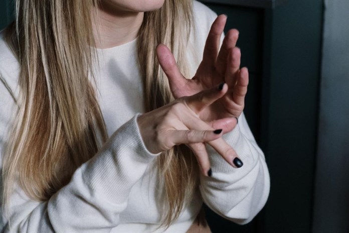 První pomoc pro neslyšící