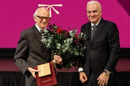 Světoznámý dirigent a hudební pedagog Ivan Pařík byl uveden do...