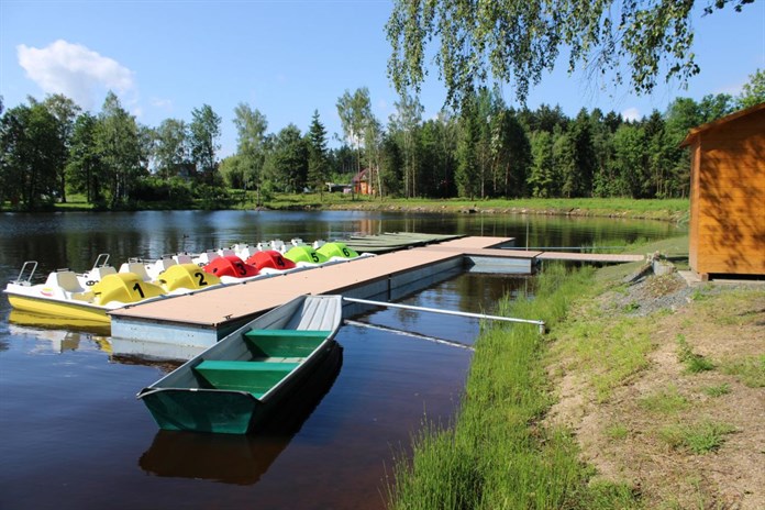 Půjčovna lodiček a šlapadel u babylonského rybníka