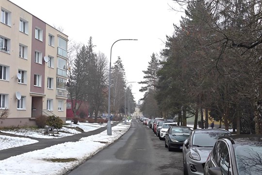 Parkování v Domažlicích se zlepší, Palackého ulice projde úpravami 