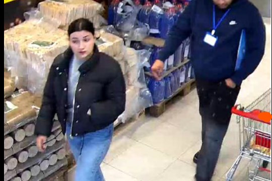 Muž předstíral, že je hluchoněmý a pořádá sbírku, pak kradl