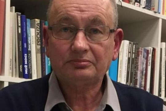 Bankomatový fantom v poutech. Za tři dny okradl 13 lidí, zastavili ho až plzeňští kriminalisté