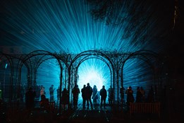 70 tisíc lidí v ulicích. BLIK BLIK táhne