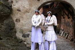 Vánoční trhy na hradě Loket nabídnou pohádky, řemesla i vůni svařáku