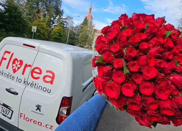 Rozvoz květin v Plzni je snadný a rychlý.