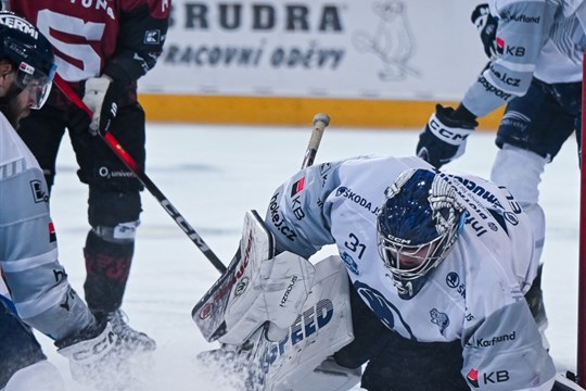 Oslavy se nekonají. Plzeň neudržela vedení a padla se Spartou, hosté rozhodli v přesilovkách